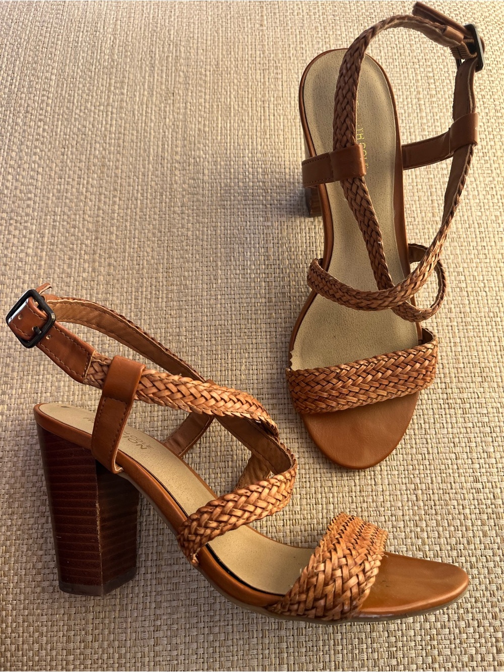 Kenneth Cole Reaction Woven Strap
Sandals Size 7
